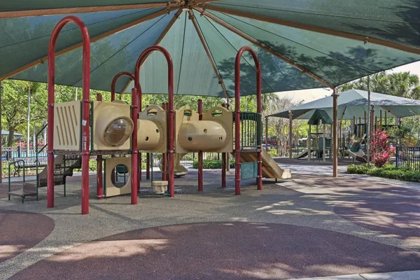 $574,999 | 4115 Carriage Drive, Unit P2, Pompano Beach, FL 33069