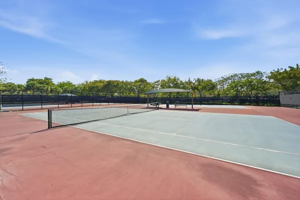 $574,999 | 4115 Carriage Drive, Unit P2, Pompano Beach, FL 33069