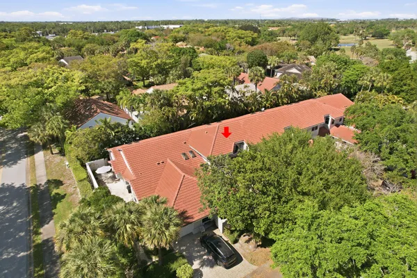 $574,999 | 4115 Carriage Drive, Unit P2, Pompano Beach, FL 33069