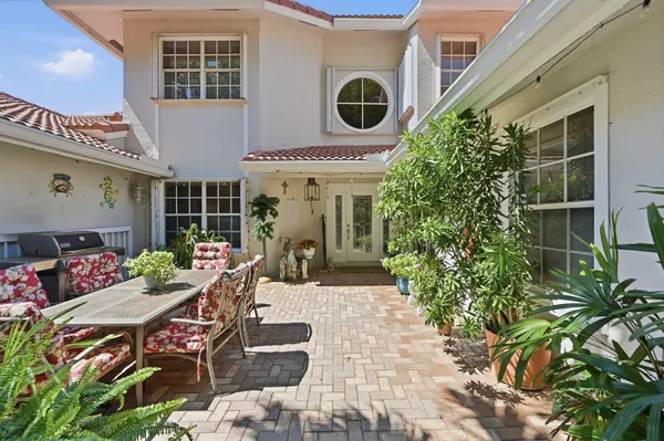 $574,999 | 4115 Carriage Drive, Unit P2, Pompano Beach, FL 33069