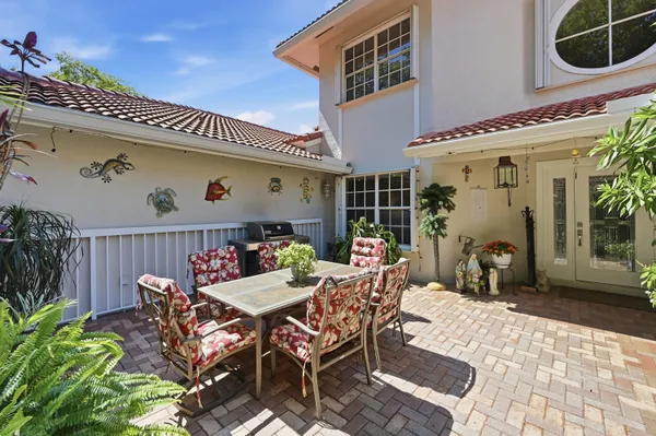 $574,999 | 4115 Carriage Drive, Unit P2, Pompano Beach, FL 33069