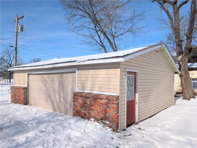 $135,000 | 410 South Chestnut Street, Iola, KS 66749