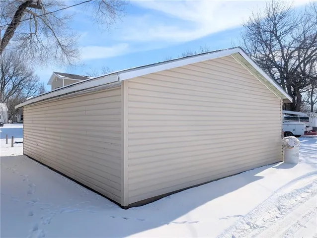 $135,000 | 410 South Chestnut Street, Iola, KS 66749