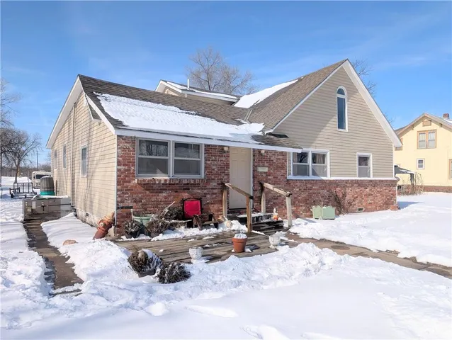 $135,000 | 410 South Chestnut Street, Iola, KS 66749