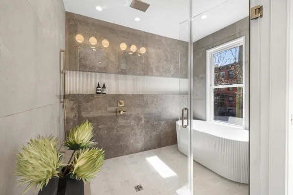 $2,850,000 | 168 Grand Street, Jersey City, NJ 07302