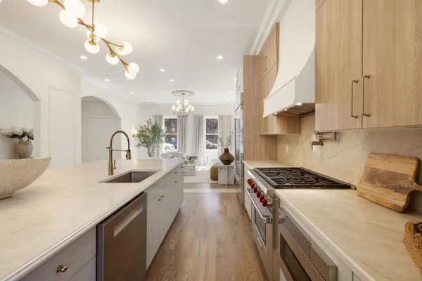 $2,850,000 | 168 Grand Street, Jersey City, NJ 07302