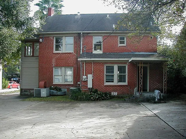 $2,700 | 2038 Lexington Street, Houston, TX 77098