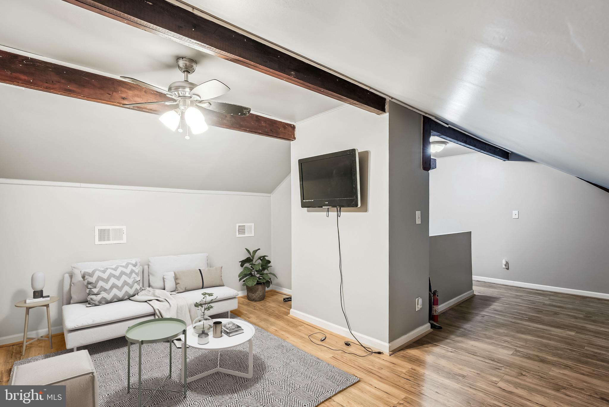 4860 28th Street South, Unit C2 Arlington, VA 22206 - Photo 20 of 34 Additional 300+ square feet of loft space!