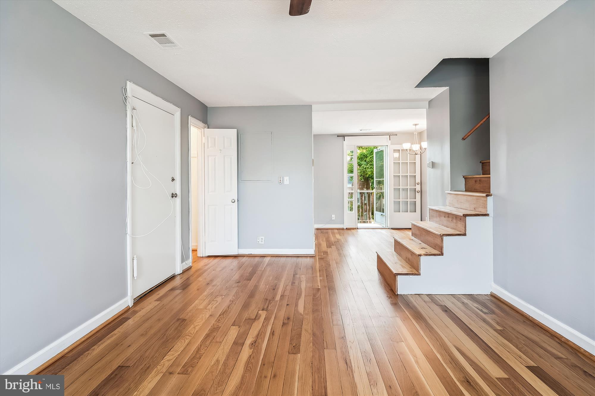 4860 28th Street South, Unit C2 Arlington, VA 22206 - Photo 2 of 34 Brightly lit penthouse Fairlington Village condo