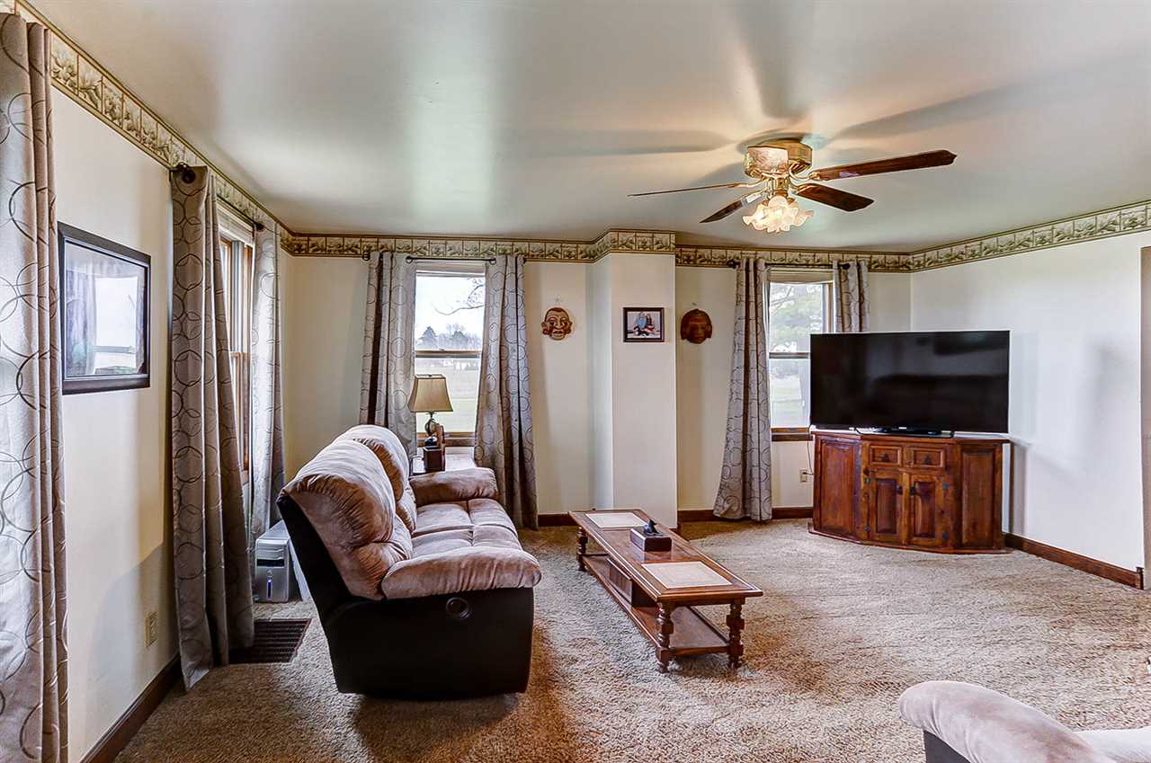 3915 Woods Road Fort Wayne, IN 46818 - Photo 4 of 30