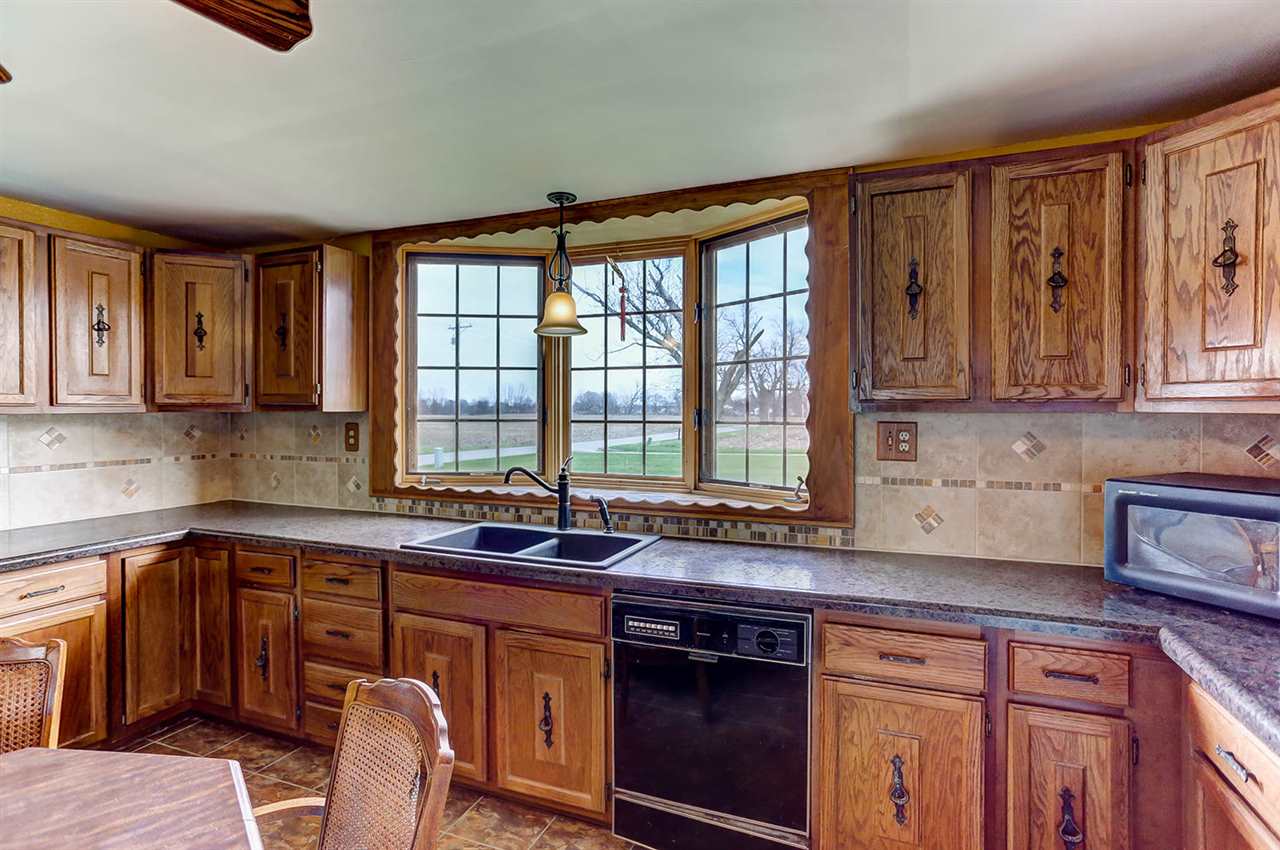 3915 Woods Road Fort Wayne, IN 46818 - Photo 9 of 30