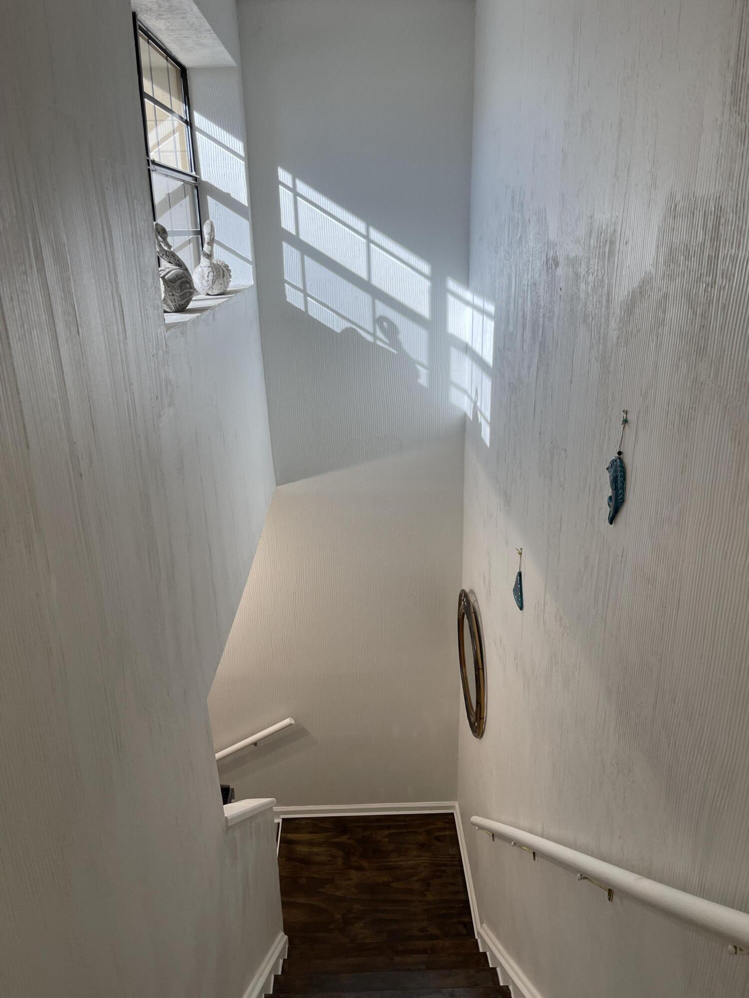 6650 Montego Bay Boulevard, Unit F Boca Raton, FL 33433 - Photo 5 of 52 IMG-4655