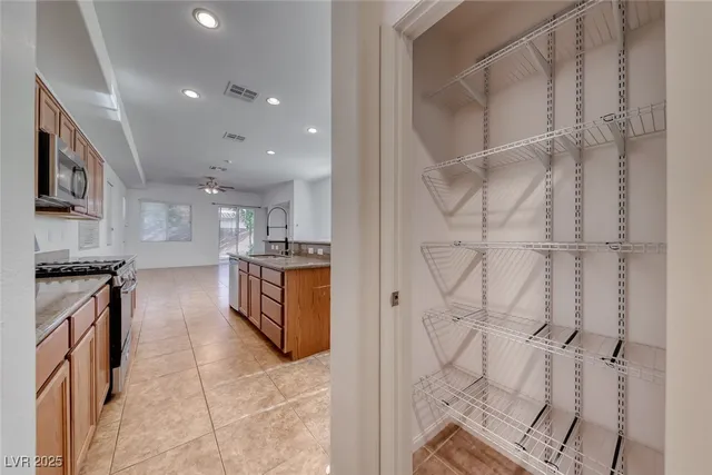 $2,800 | 6534 Ditmars Street, Las Vegas, NV 89166