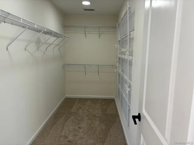 $884,900 | 2 Rosewood Lane, New Windsor, NY 12553