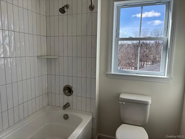 $884,900 | 2 Rosewood Lane, New Windsor, NY 12553