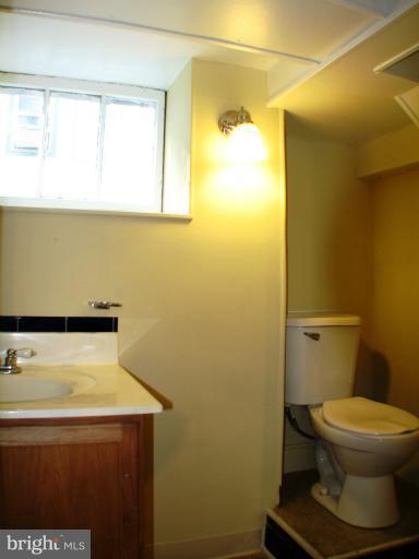 3115 Berkshire Road Baltimore, MD 21214 - Photo 14 of 23 Bath