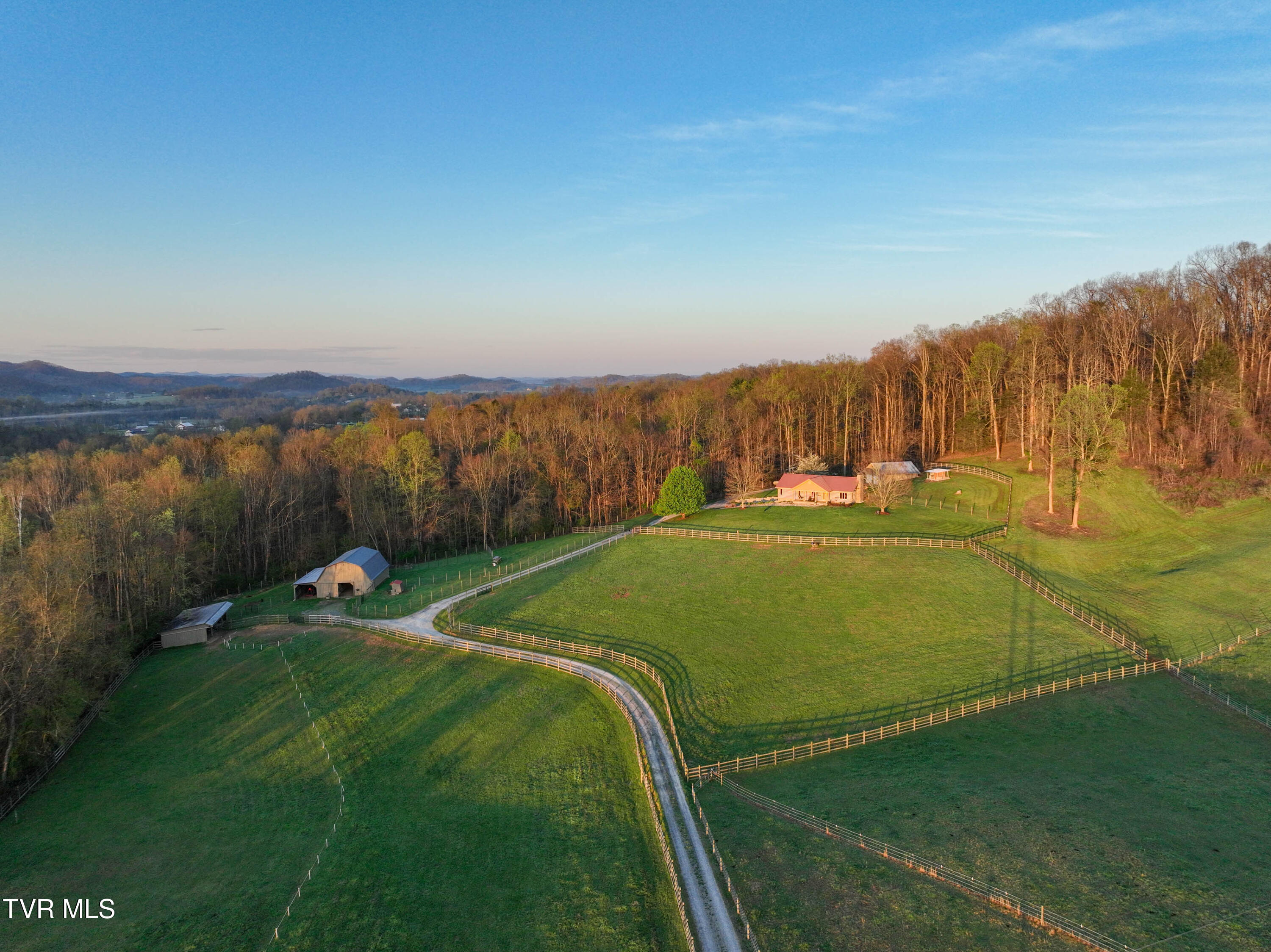 415 Beidleman Road Bristol, TN 37620 - Photo 2 of 101 photo_002