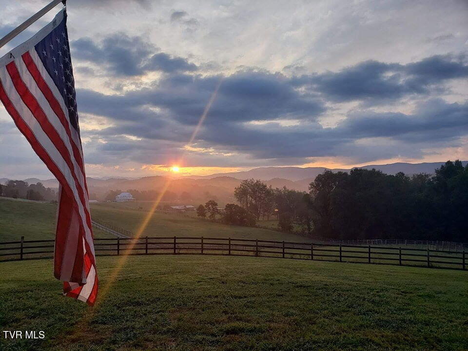 415 Beidleman Road Bristol, TN 37620 - Photo 3 of 101 photo_003