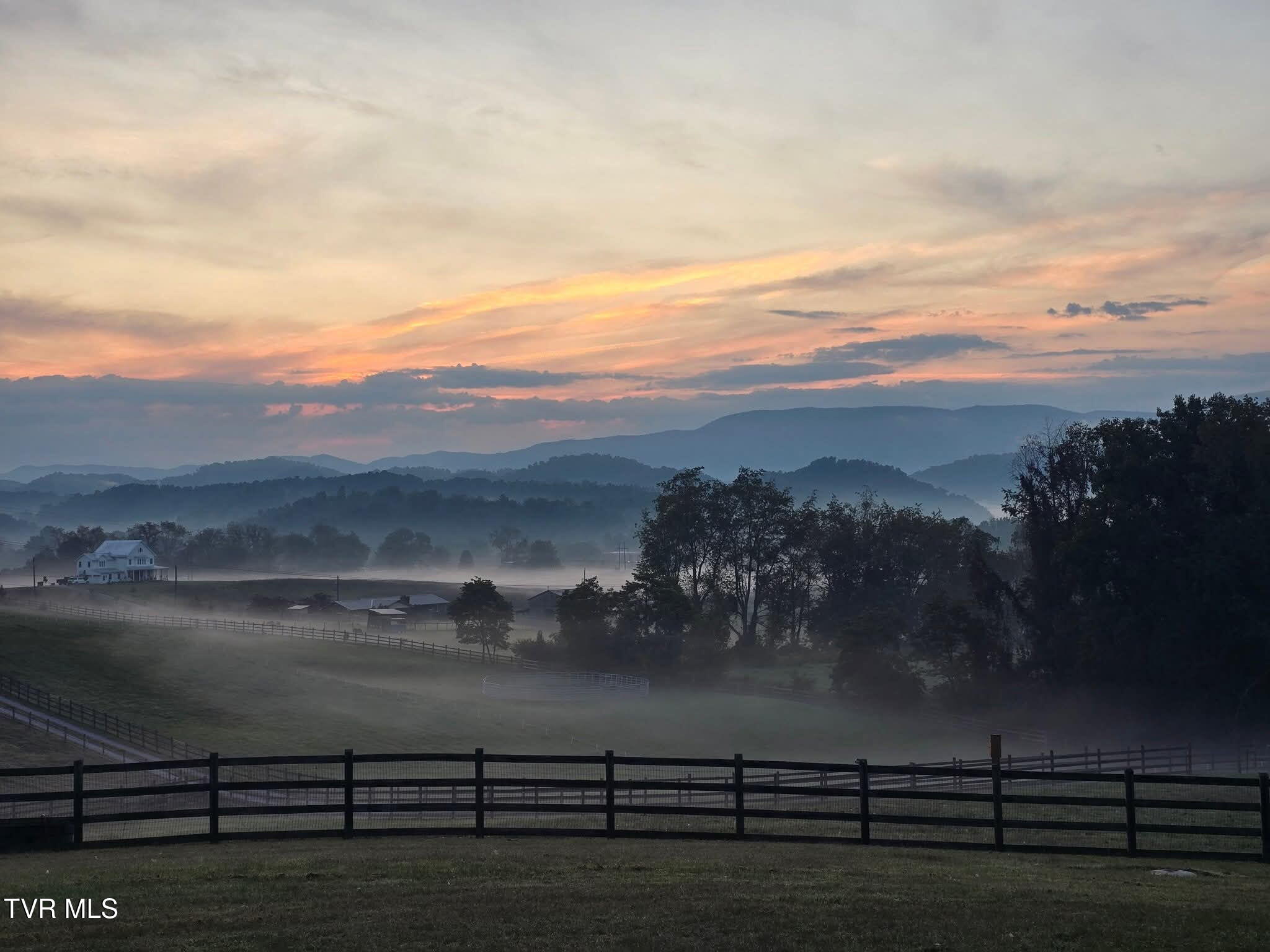 415 Beidleman Road Bristol, TN 37620 - Photo 5 of 101 photo_005