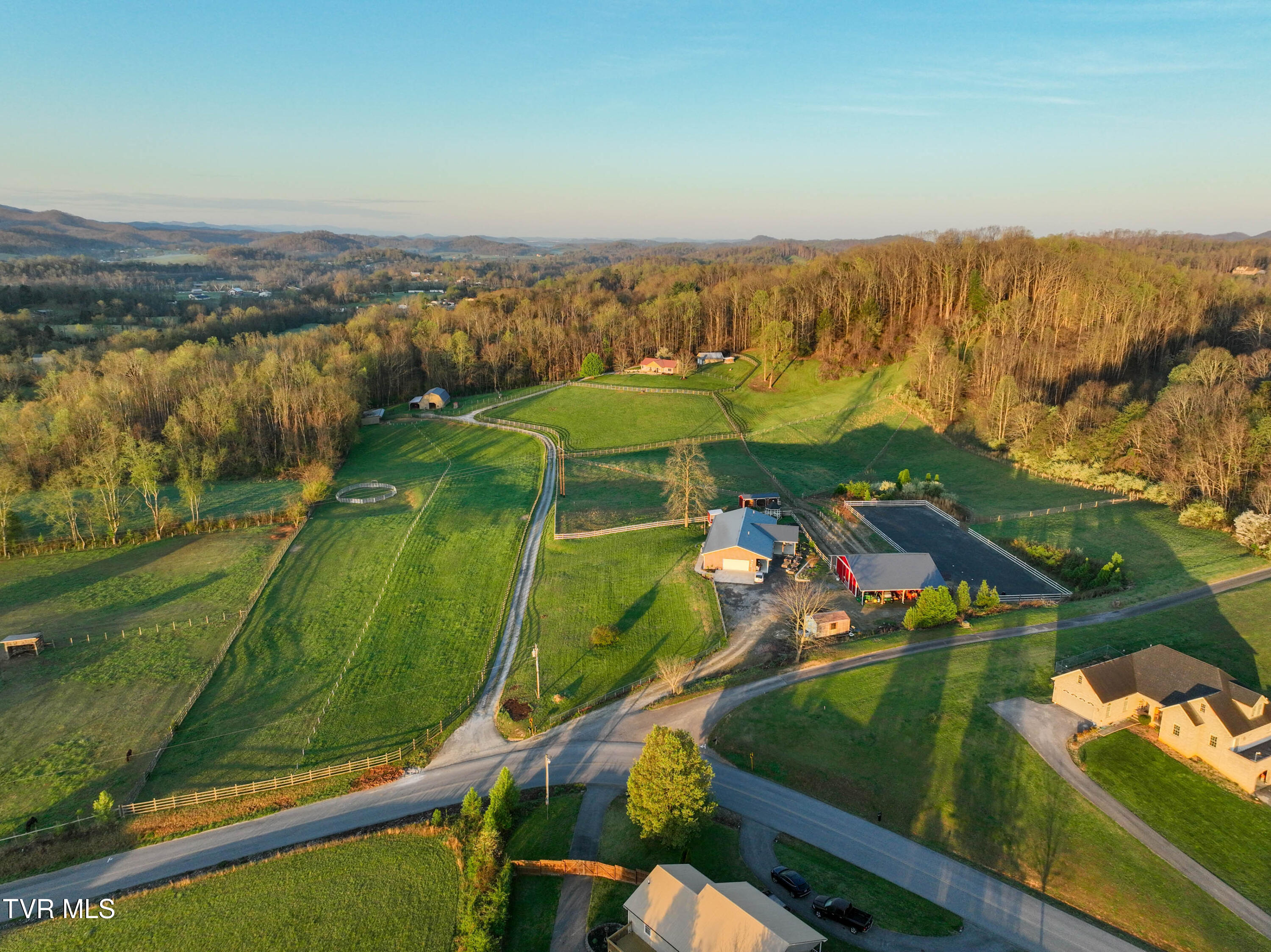 415 Beidleman Road Bristol, TN 37620 - Photo 8 of 101 photo_008