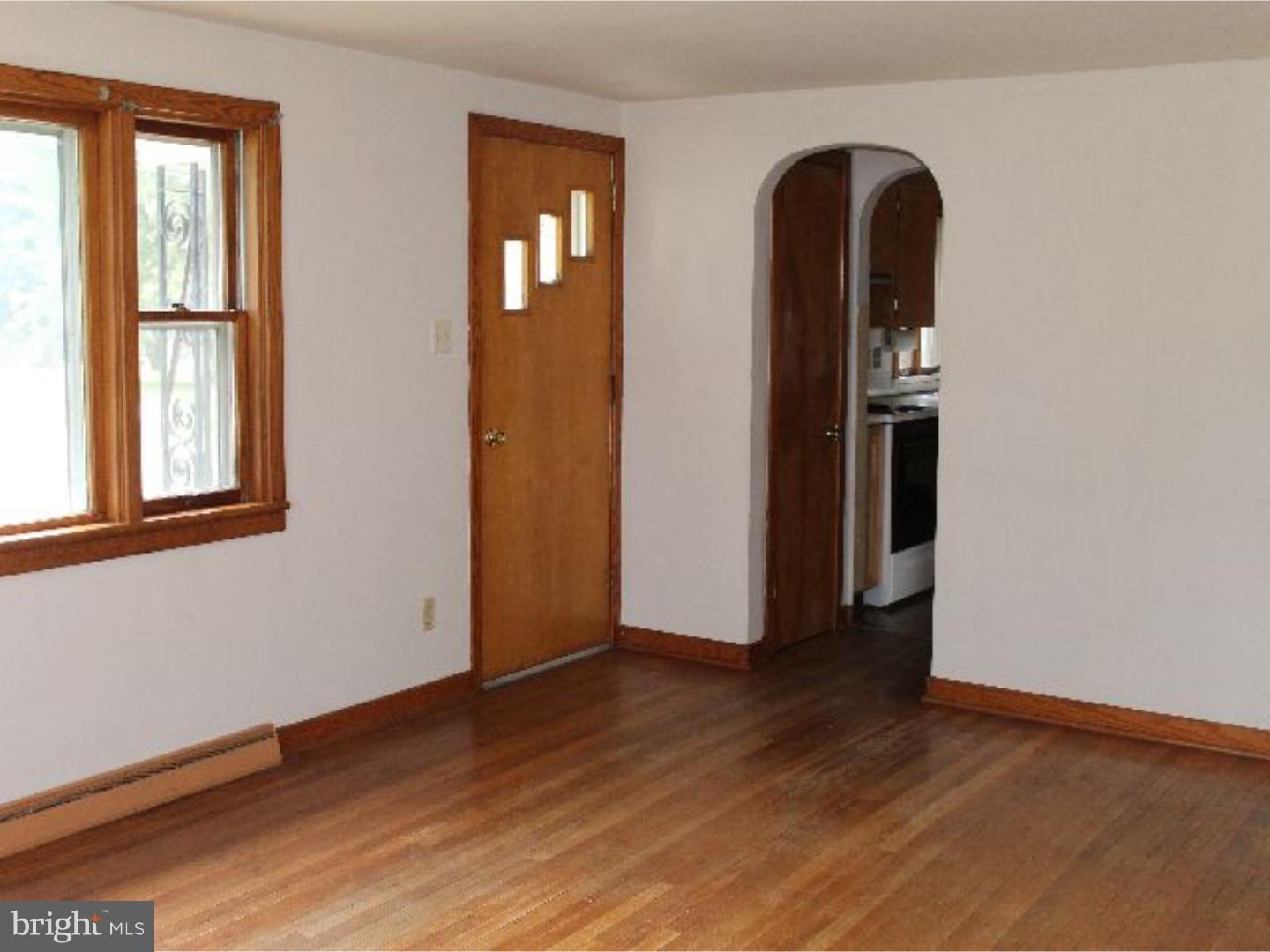 17 Crystal Cave Road Kutztown, PA 19530 - Photo 8 of 14 Living Room