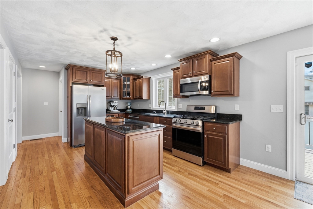 12 Bell Road Tewksbury, MA 01876 - Photo 8 of 41 Gallery Image 8