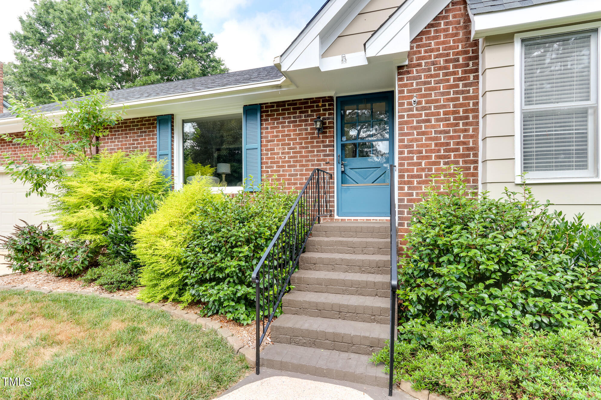 5413 Knollwood Road Raleigh, NC 27609 - Photo 2 of 30 Knollwood-3