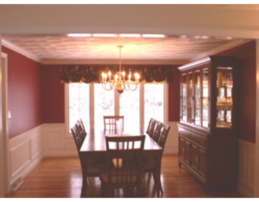9 Hillcrest Road Burlington, MA 01803 - Photo 3 of 10 Gallery Image 3