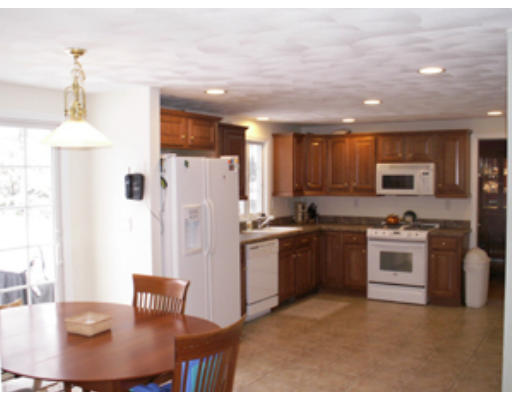 9 Hillcrest Road Burlington, MA 01803 - Photo 4 of 10 Gallery Image 4