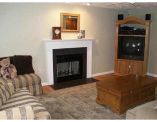 9 Hillcrest Road Burlington, MA 01803 - Photo 7 of 10 Gallery Image 7