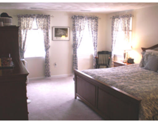 9 Hillcrest Road Burlington, MA 01803 - Photo 8 of 10 Gallery Image 8