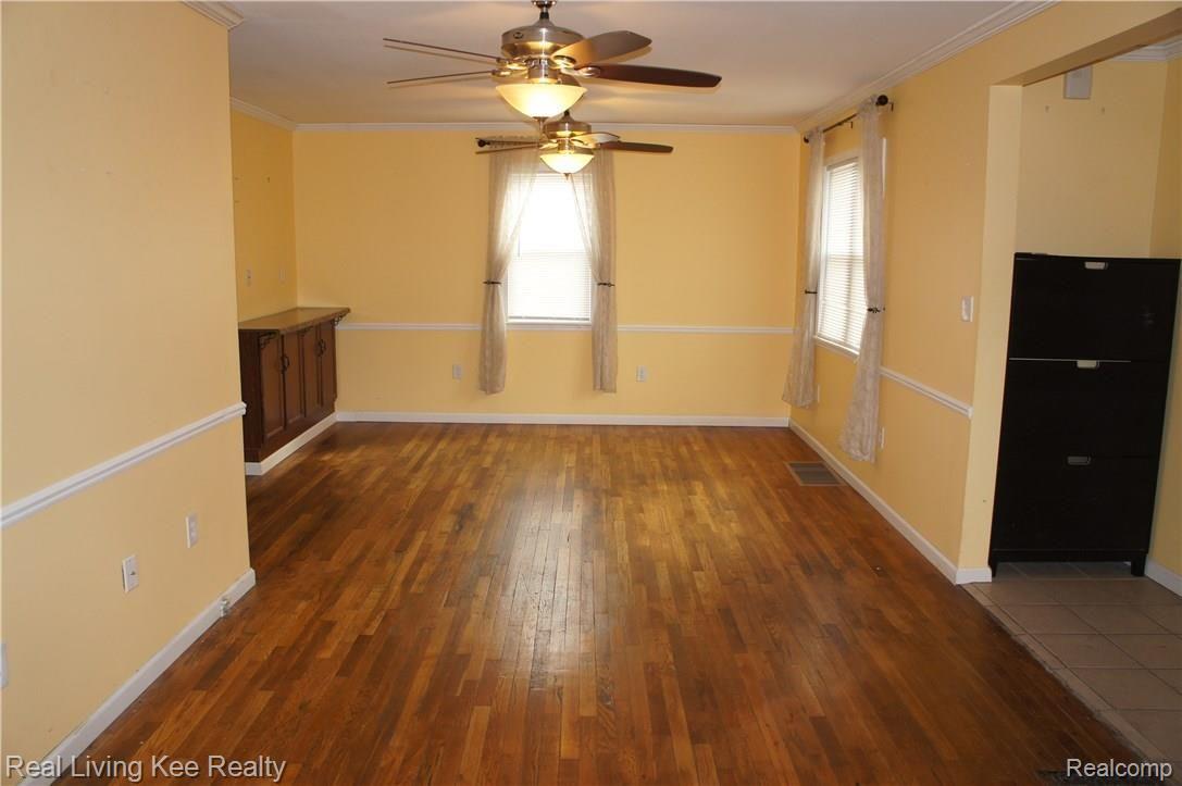 3855 Mildred Avenue Rochester, MI 48309 - Photo 4 of 29 Dining Area with built in cabinets