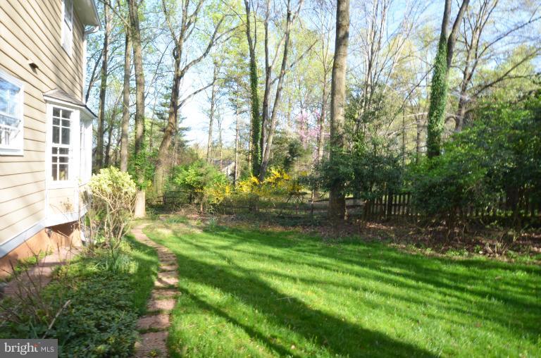 11010 Brent Road Potomac, MD 20854 - Photo 2 of 24 Exterior (Rear)