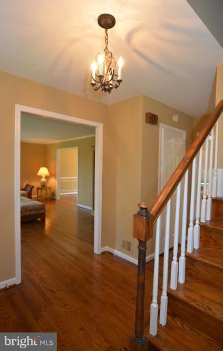 11010 Brent Road Potomac, MD 20854 - Photo 17 of 24 Foyer