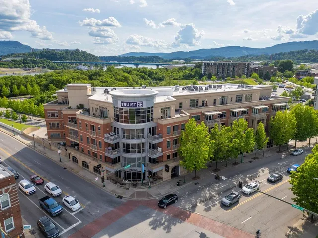 $720,000 | 4 Cherokee Blvd., Unit 326, Chattanooga, TN 37405