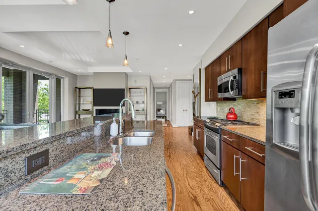 $720,000 | 4 Cherokee Blvd., Unit 326, Chattanooga, TN 37405