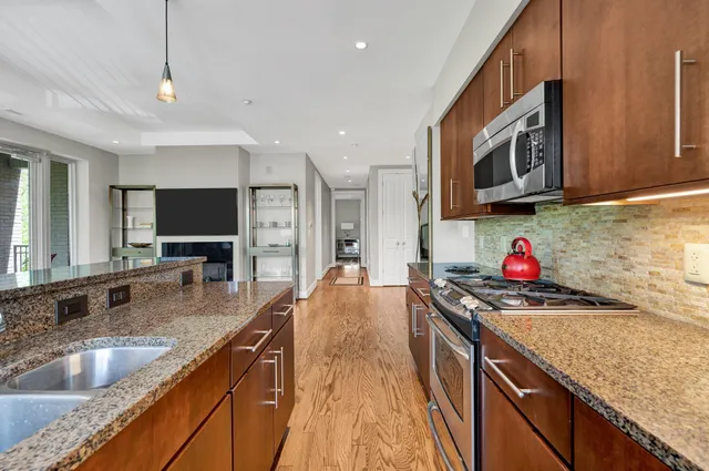 $720,000 | 4 Cherokee Blvd., Unit 326, Chattanooga, TN 37405