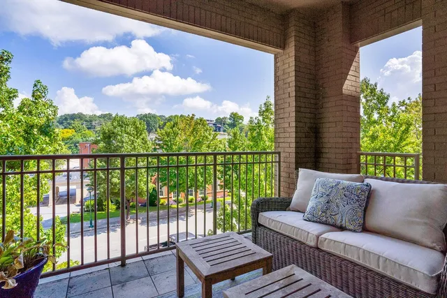 $720,000 | 4 Cherokee Blvd., Unit 326, Chattanooga, TN 37405