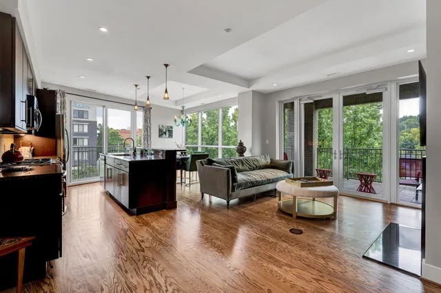 $720,000 | 4 Cherokee Blvd., Unit 326, Chattanooga, TN 37405