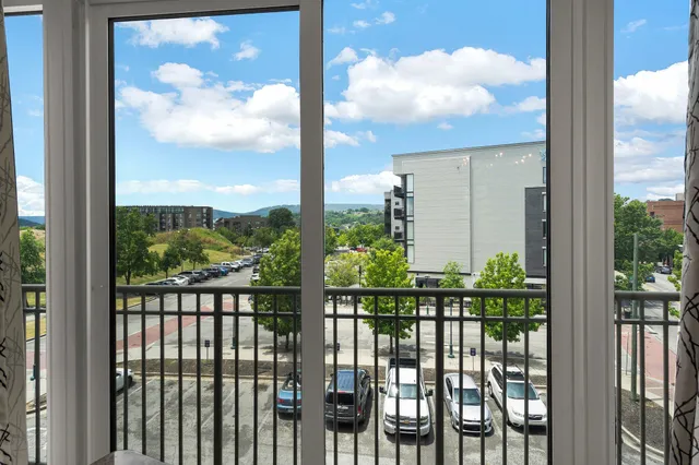 $720,000 | 4 Cherokee Blvd., Unit 326, Chattanooga, TN 37405