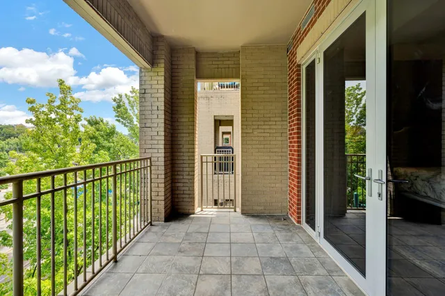 $720,000 | 4 Cherokee Blvd., Unit 326, Chattanooga, TN 37405