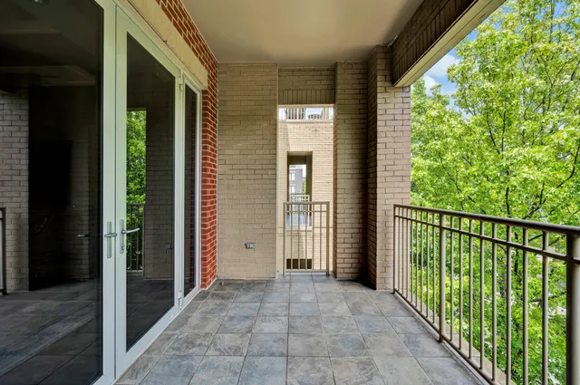 $720,000 | 4 Cherokee Blvd., Unit 326, Chattanooga, TN 37405