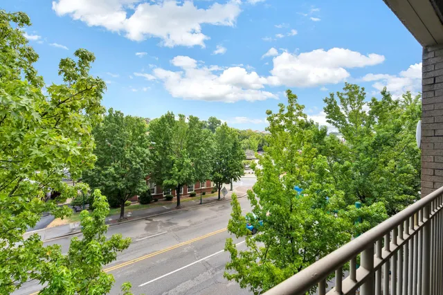 $720,000 | 4 Cherokee Blvd., Unit 326, Chattanooga, TN 37405