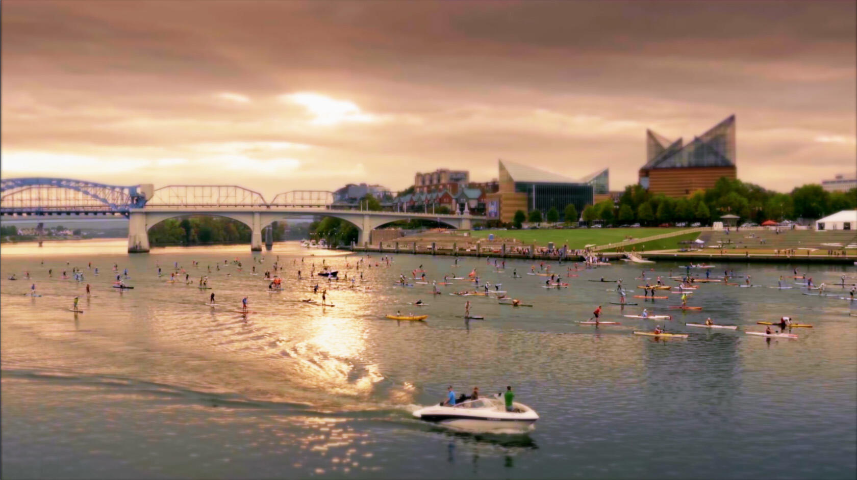 4 Cherokee Blvd., Unit 326 Chattanooga, TN 37405 - Photo 61 of 69 Paddleboarding Chattanooga