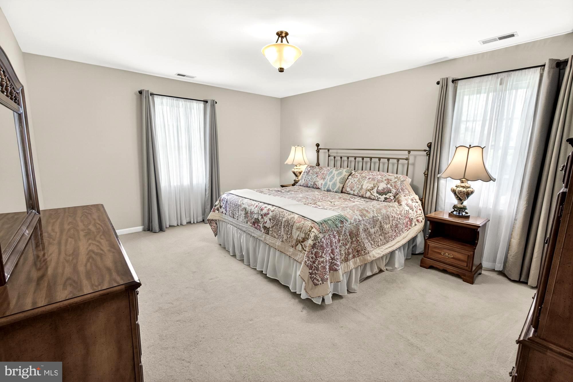 17212 Whites Road Poolesville, MD 20837 - Photo 50 of 104 Large owner's suite!