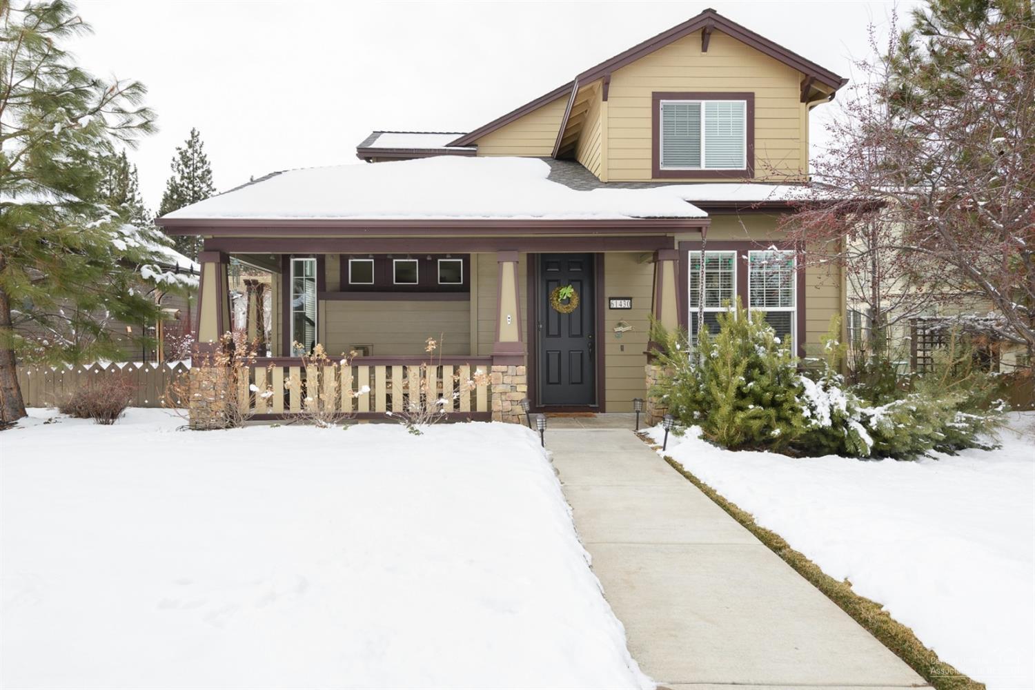 61430 Davis Lake Loop Bend, OR 97702 - Photo 1 of 25 Primary Photo