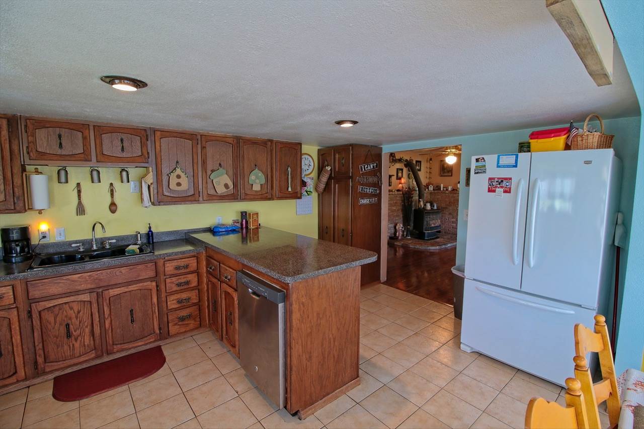 2008 West Mason Road Deer Park, WA 99006 - Photo 5 of 14 Gallery Image 5