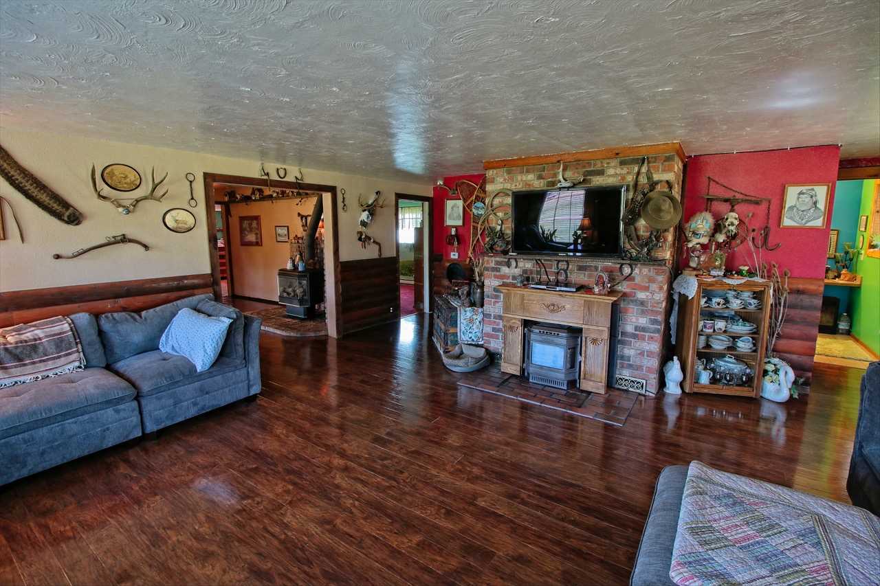 2008 West Mason Road Deer Park, WA 99006 - Photo 9 of 14 Gallery Image 9