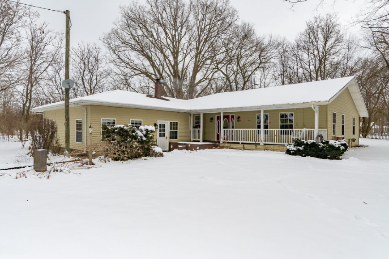 431 South East Street Decatur, MI 49045 - Photo 1 of 43 431 S East-31