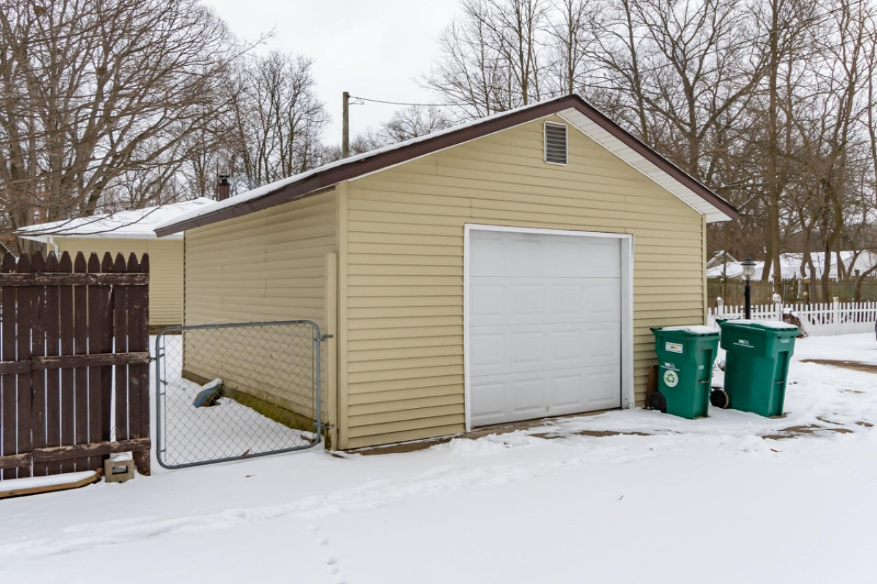 431 South East Street Decatur, MI 49045 - Photo 33 of 43 431 S East-33